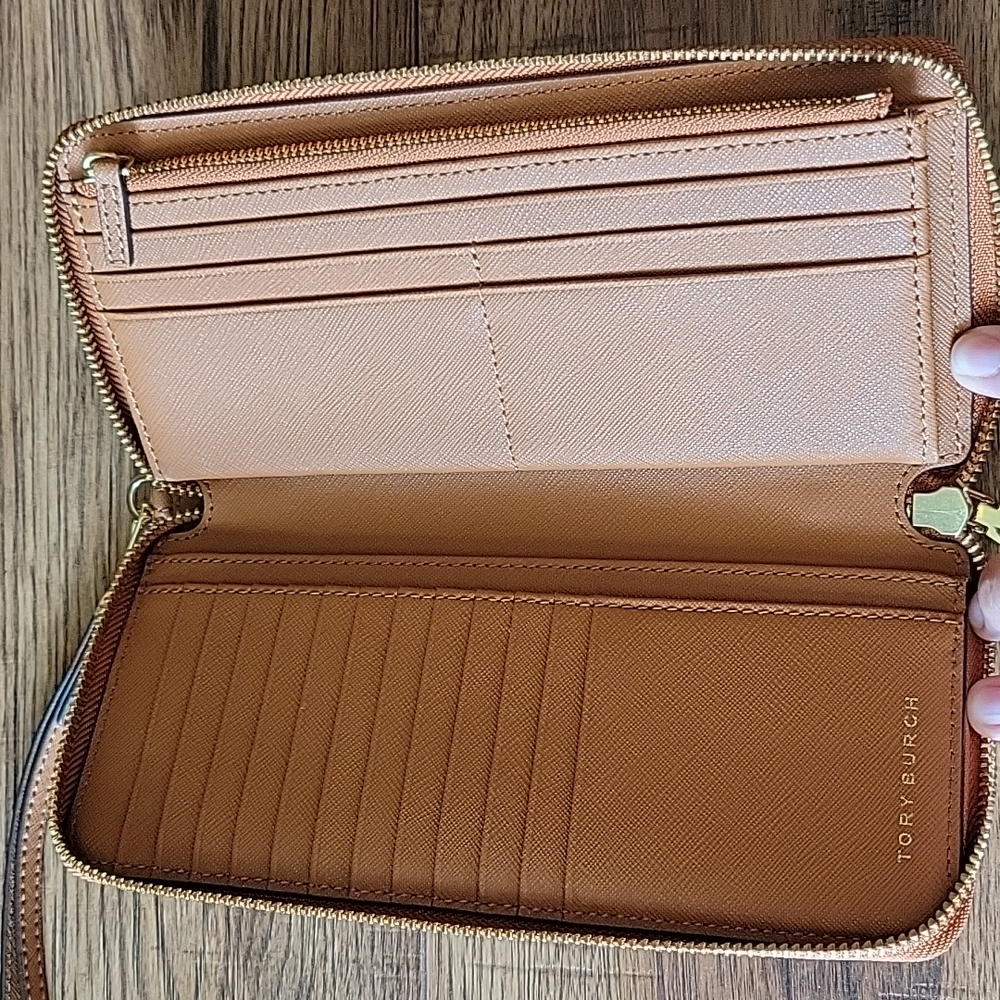 Tory Burch set - Picture 5 of 11
